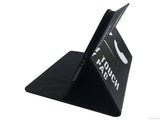 Etui iPad Air 2, couleur noir avec smiley "Touche pas mon iPad" - Présentation de la face arrière en support